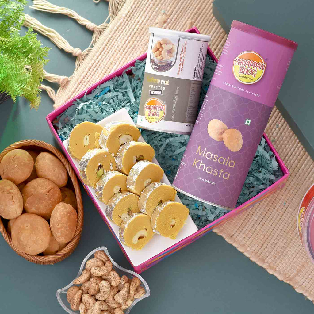Delectable Snack Hamper  With Tray
