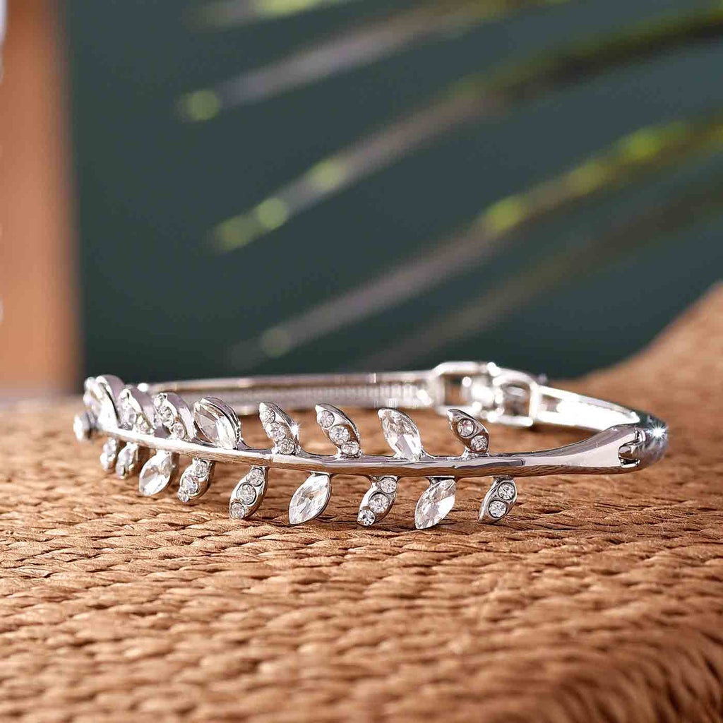 Shiny Leaf Design Bracelet – TOKENZ