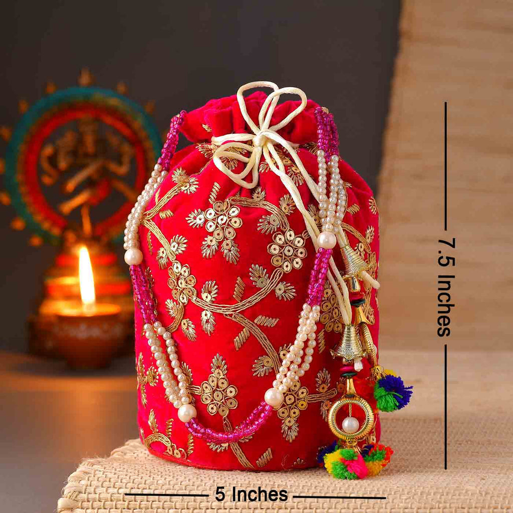 5 Chic Potli Bags that will Complete your Ensemble | Bridal Look | Wedding  Blog