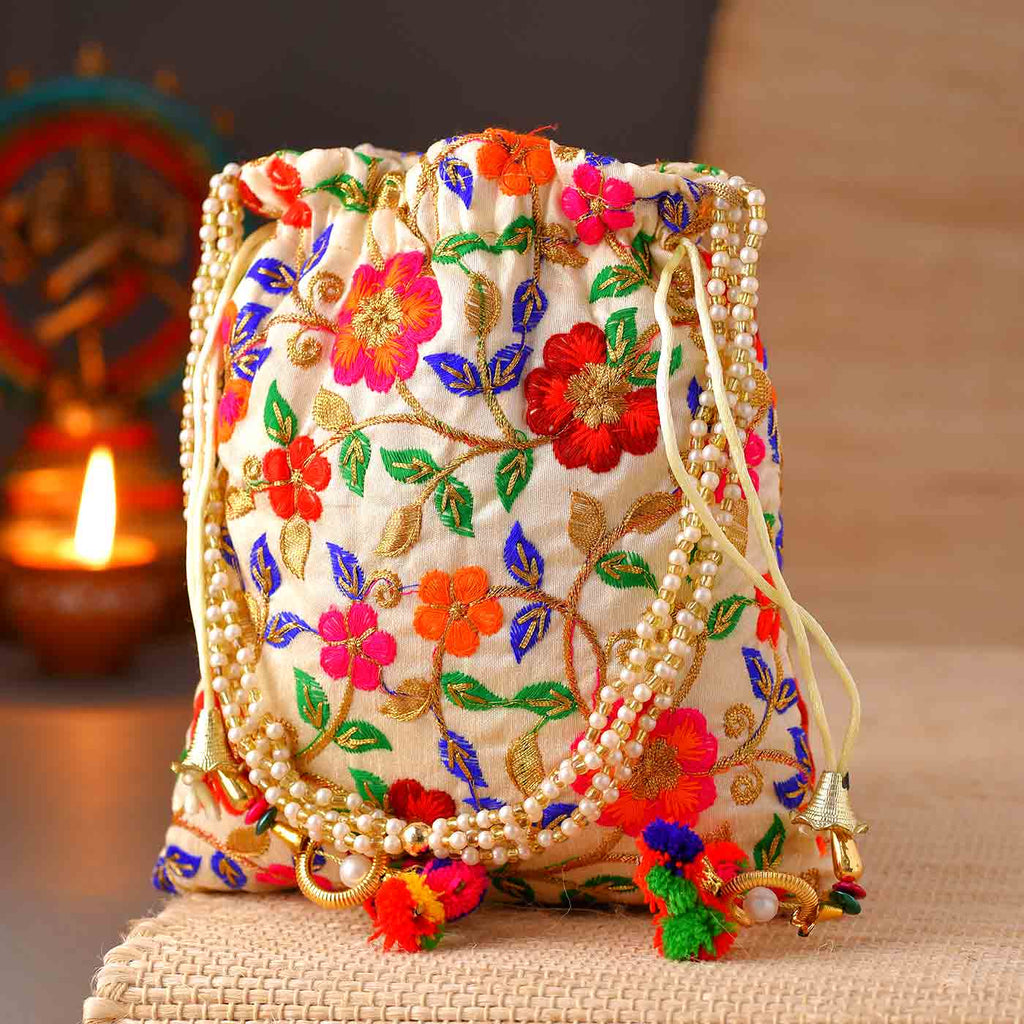 Buy Hand Embroidery Tote Bag Canvas Shoulder Bag With Flower Embroidery  Pattern Flower Bag Hand Embroidered Linen Bag Handmade Tote Bag Online in  India - Etsy
