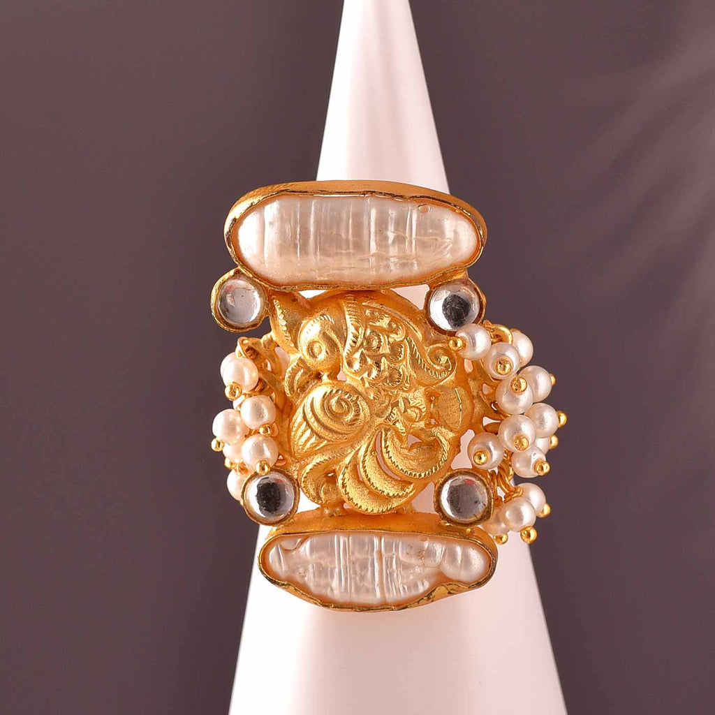 Stylish Viva Baroque Pearl Ring