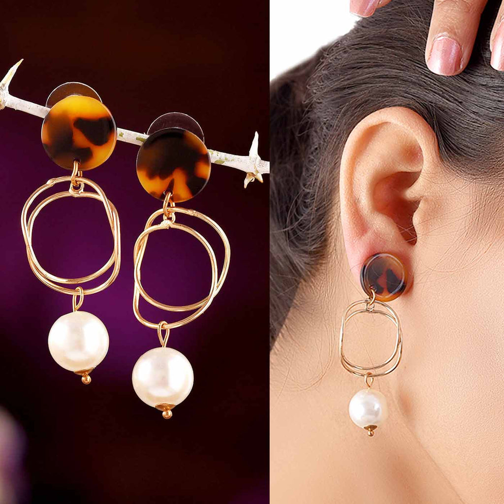 Impressive Loop Earrings With Pearl