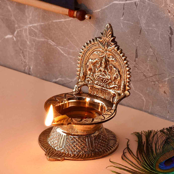 Traditional Kamakshi/Lakshmi Vilaku Brass Diya (9.5 cm  / 3.8 Inches)