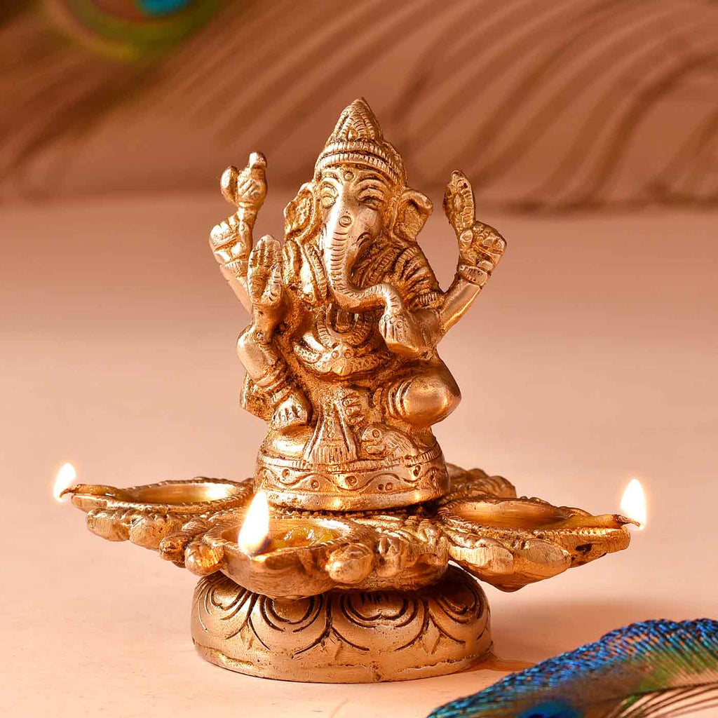 Lord Ganesha 4 Sided Diya Brass Idol – TOKENZ