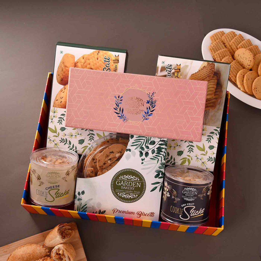 Avirons Holi Hamper Gift Box | Holi Gift Box | Festival Gift Box|Premium  Gift