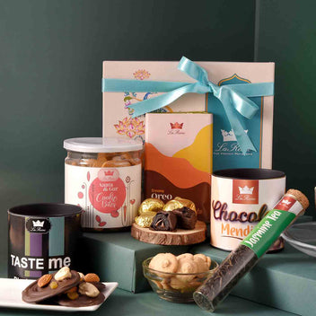 Bakery Hampers - Buy Premium Hamper Of Cookies & Chocolates – TOKENZ