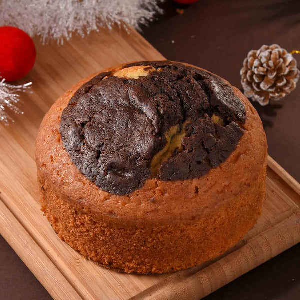 Tempting Plum Cake With Brownie Can