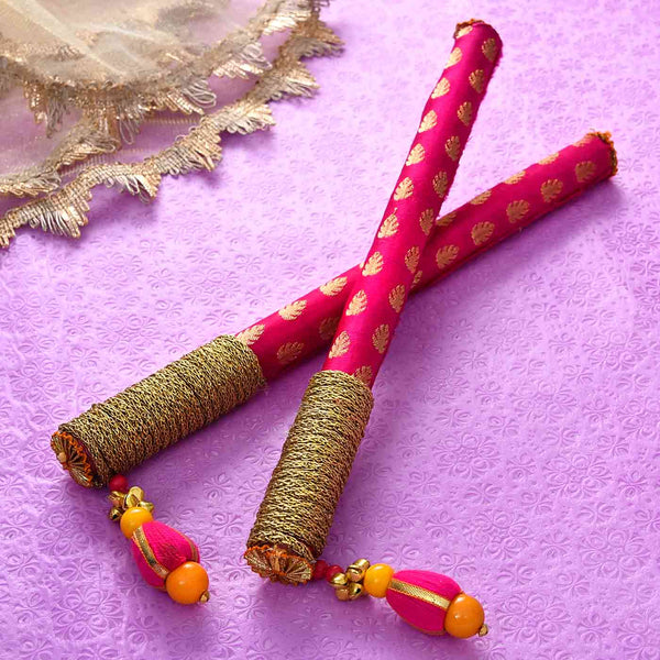 Stylish Dandiya Sticks With Batisa Slices