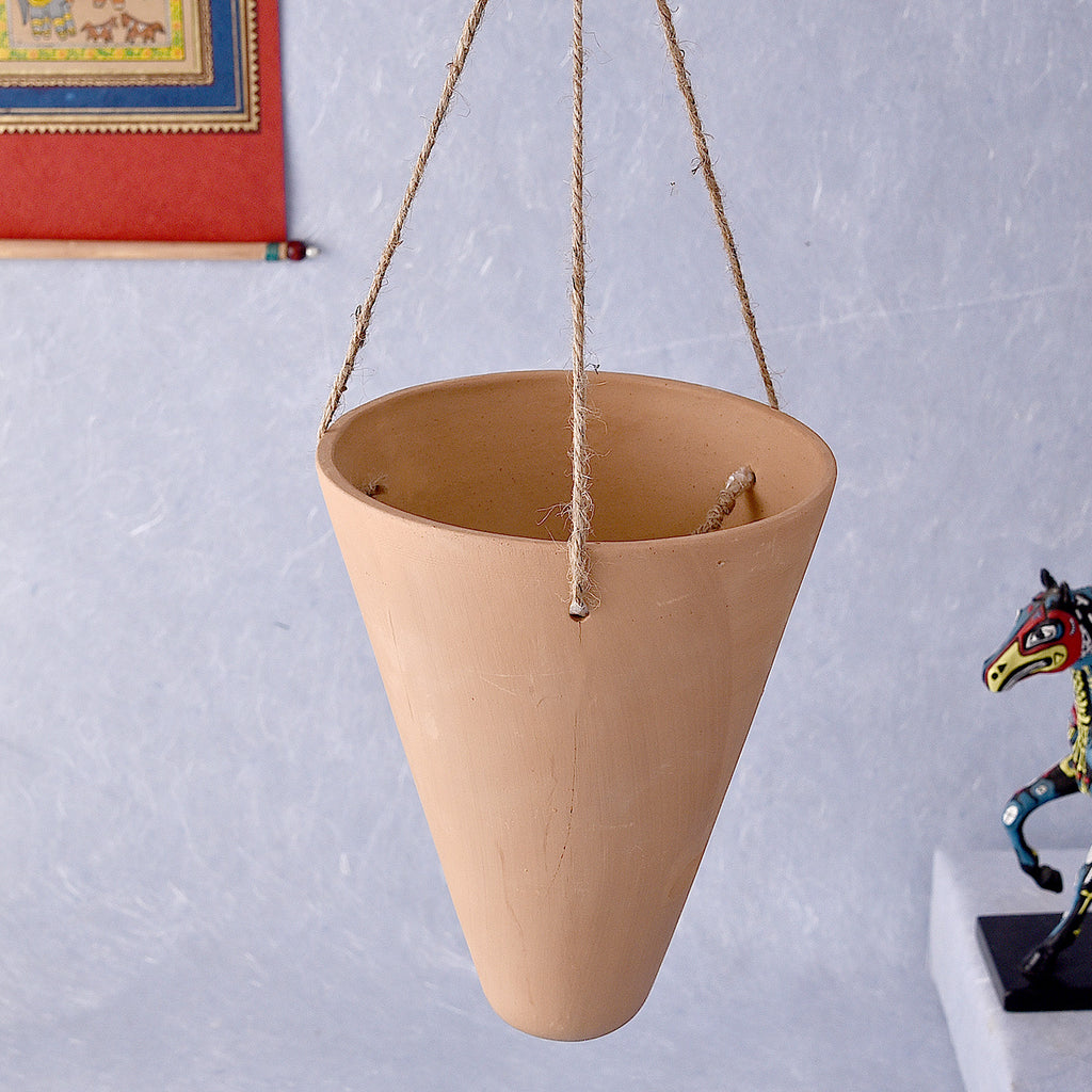 Minimalistic Conical Hanging Pot