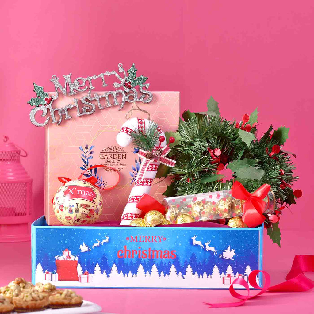 Exotic Hamper With Sweet, Chocolate, Wreath, Decorative & Tray